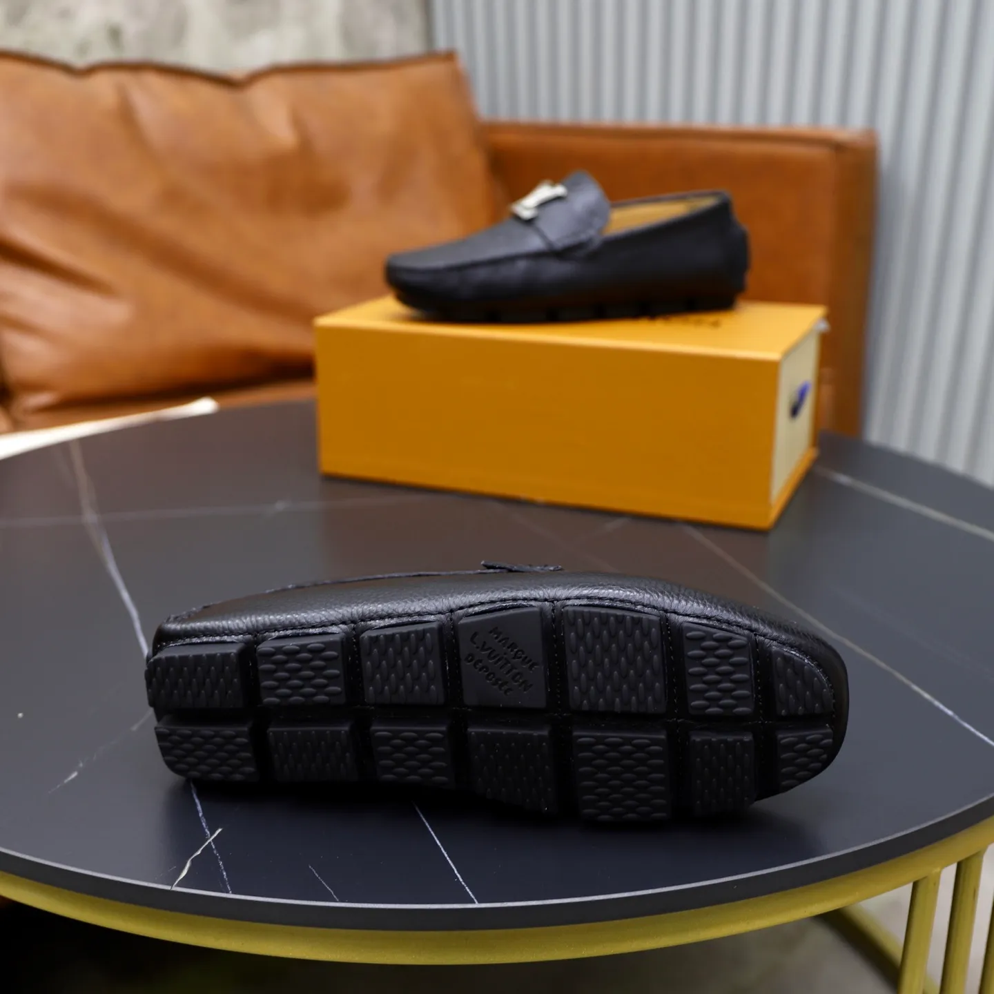 Ex-factory price: 480💰【LV】Louis Vuitton ⚠️High-end men’s driving and pedal series ⚠️38-44 (customized for 45) ⚠️All original cowhide leather! Thick and soft! Made entirely of calfskin lining! Rubber sheet anti-slip beanie sole! Three-dimensional package technology! Fashionable and classic! Handicrafts! Original high quality! Feel free to compare!